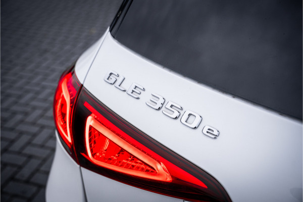 Mercedes-Benz GLE GLE350 e 4MATIC Premium Plus - AMG l Panorama l Trekh. l Luchtv. l 22'' l HUD l ACC