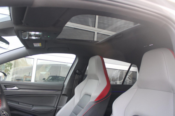 Volkswagen Golf 2.0 TSI GTI Clubsport | Nurburgring | Pano | IQ | Leder | HUD | HK | 1e lak