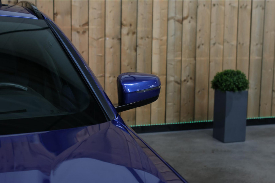 BMW 3 Serie Touring 330e M-Sport *Pano*H/K*360 Camera*Trekhaak*