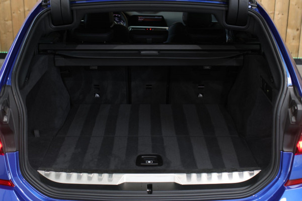 BMW 3 Serie Touring 330e M-Sport *Pano*H/K*360 Camera*Trekhaak*