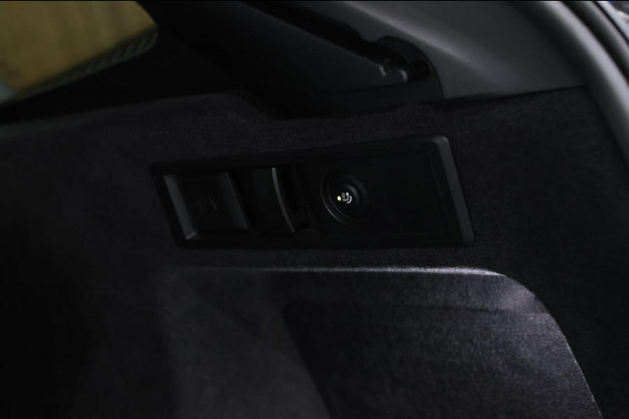 BMW 3 Serie Touring 330e M-Sport *Pano*H/K*360 Camera*Trekhaak*