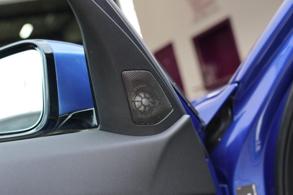 BMW 3 Serie Touring 330e M-Sport *Pano*H/K*360 Camera*Trekhaak*