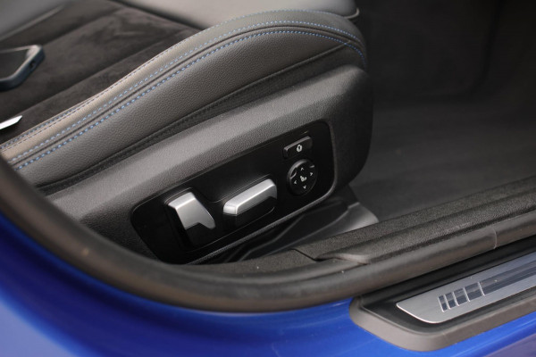 BMW 3 Serie Touring 330e M-Sport *Pano*H/K*360 Camera*Trekhaak*