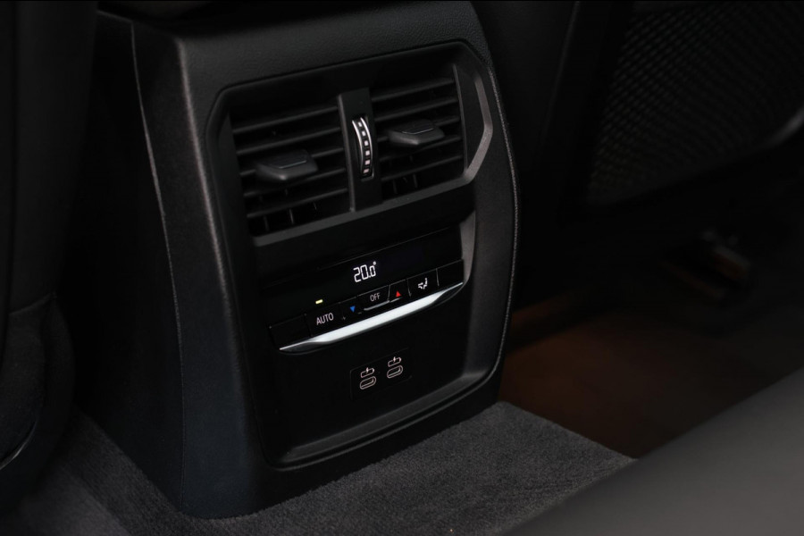 BMW 3 Serie Touring 330e M-Sport *Pano*H/K*360 Camera*Trekhaak*