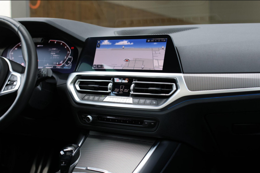 BMW 3 Serie Touring 330e M-Sport *Pano*H/K*360 Camera*Trekhaak*