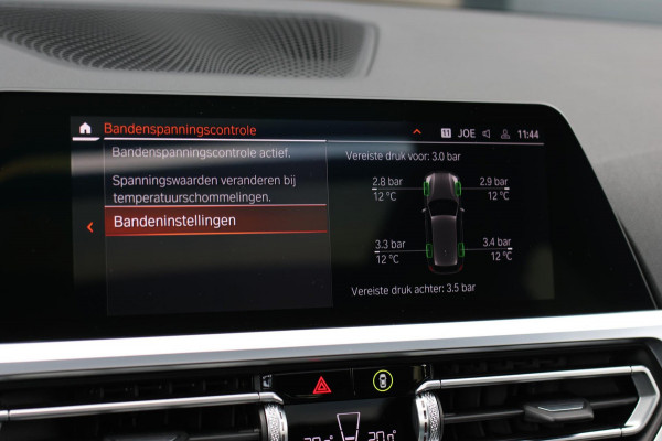 BMW 3 Serie Touring 330e M-Sport *Pano*H/K*360 Camera*Trekhaak*