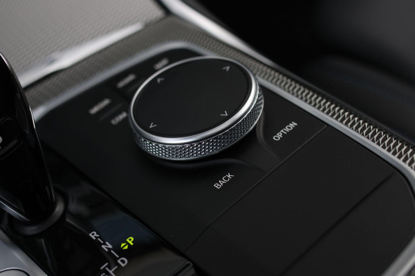 BMW 3 Serie Touring 330e M-Sport *Pano*H/K*360 Camera*Trekhaak*