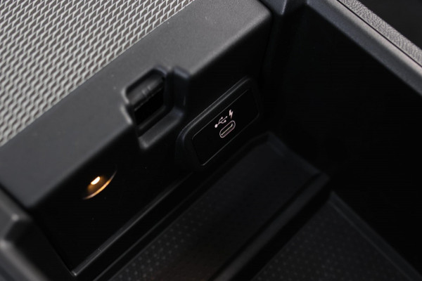 BMW 3 Serie Touring 330e M-Sport *Pano*H/K*360 Camera*Trekhaak*