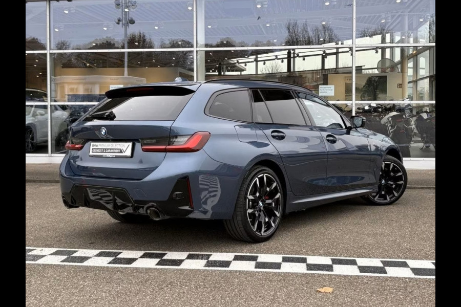 BMW 3 Serie Touring 330e M-SPORT ** ADAPT, LED, LEDER, HuD, MEM, ACC, TREKH, H&K SOUND, 19-inch LMV ** 1e EIG - BMW GAR. t/m 11-2029 ** ** INFORMEER OOK NAAR ONZE AANTREKKELIJKE FINANCIAL-LEASE TARIEVEN **