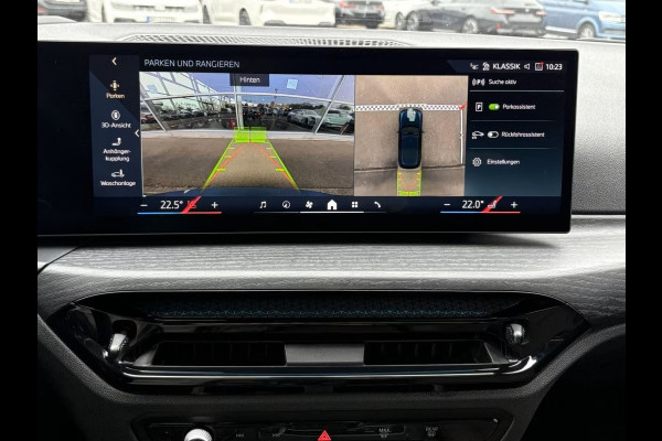 BMW 3 Serie Touring 330e M-SPORT ** ADAPT, LED, LEDER, HuD, MEM, ACC, TREKH, H&K SOUND, 19-inch LMV ** 1e EIG - BMW GAR. t/m 11-2029 ** ** INFORMEER OOK NAAR ONZE AANTREKKELIJKE FINANCIAL-LEASE TARIEVEN **