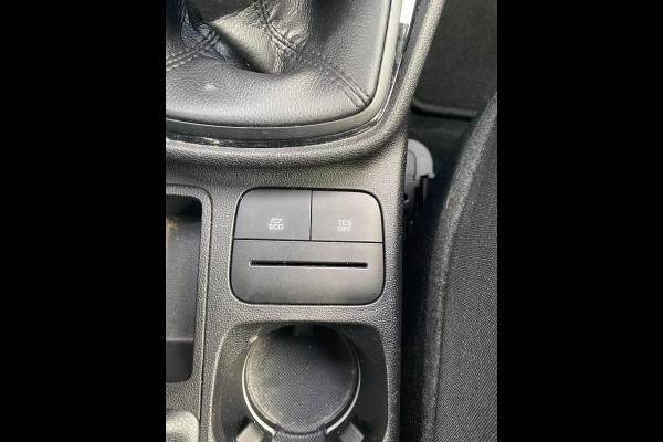 Ford Fiesta 1.1 | Carplay | Navigatie | Stoel-stuurverw |Clima | D.A.B | Lane assist | PDC
