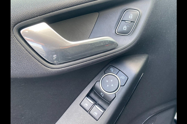Ford Fiesta 1.1 | Carplay | Navigatie | Stoel-stuurverw |Clima | D.A.B | Lane assist | PDC