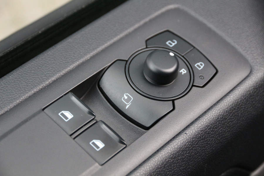 Ford Transit Custom 320 2.0 TDCI 136 | L2H1 | LED | Camera | Navi | Clima..