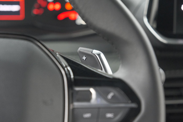 Peugeot 2008 PureTech 130 EAT8 Allure | Camera | Navigatie | Apple Carplay | Parkeersensoren