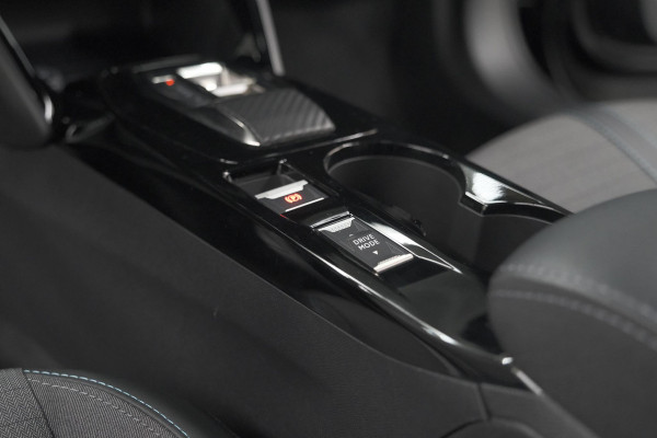 Peugeot 2008 PureTech 130 EAT8 Allure | Camera | Navigatie | Apple Carplay | Parkeersensoren
