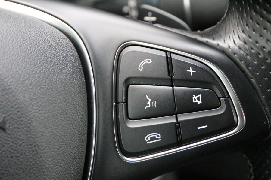 Mercedes-Benz Vito 190PK CDI | DC | L2H1 | 2.5t Trekhaak | Cruise | Airco..