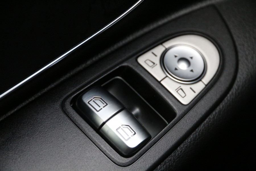 Mercedes-Benz Vito 190PK CDI | DC | L2H1 | 2.5t Trekhaak | Cruise | Airco..