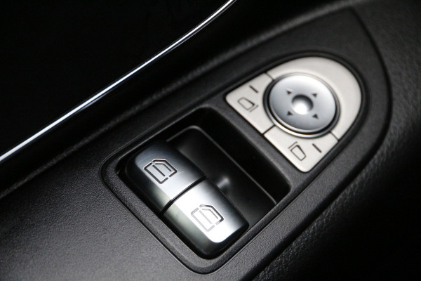 Mercedes-Benz Vito 190PK CDI | DC | L2H1 | 2.5t Trekhaak | Cruise | Airco..