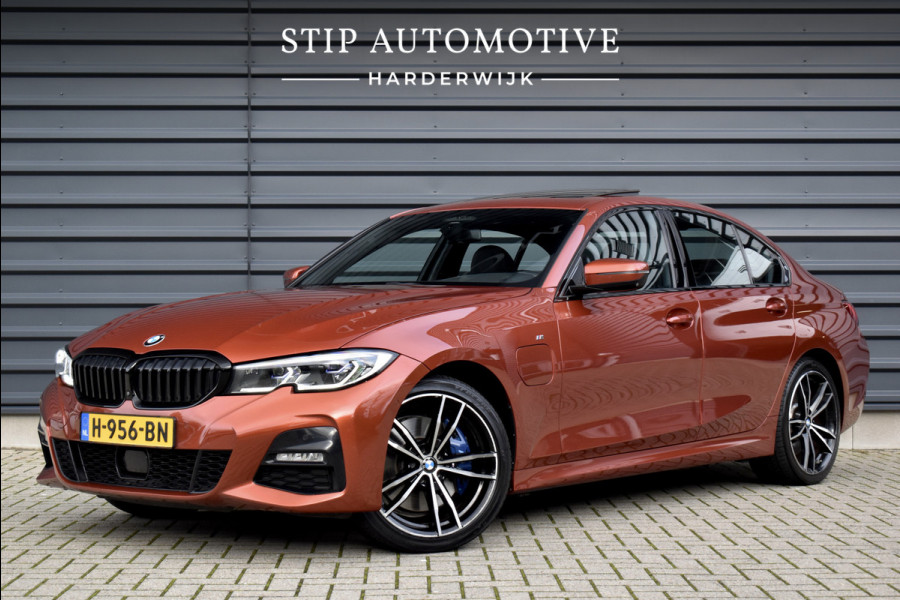 BMW 3 Serie 330e M Sport Individual | Pano | Laser | ACC | Head-Up | Memory Seats | 19'' Wielen |