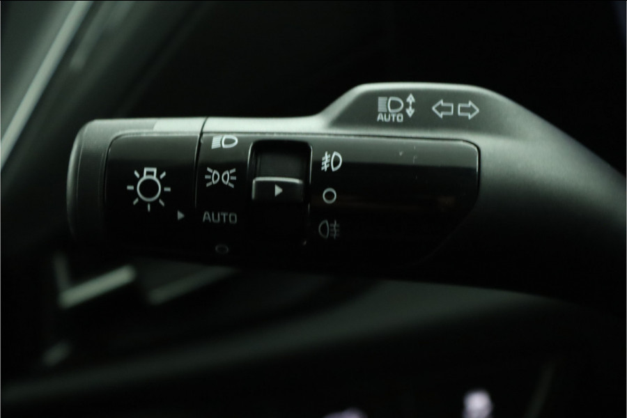 Kia Niro EV ExecutiveLine 64.8 kWh Automaat - Navigatie - Stoelverkoeling - Stoel/Stuurverwarming - Voorstoelen Met Geheugen - Climate Control - Fabrieksgarantie Tot 2031