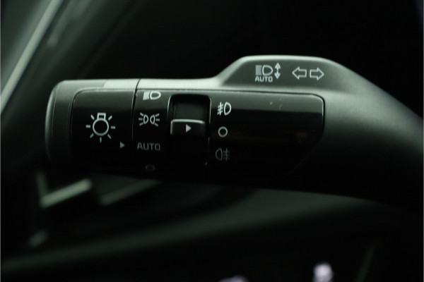 Kia Niro EV ExecutiveLine 64.8 kWh Automaat - Navigatie - Stoelverkoeling - Stoel/Stuurverwarming - Voorstoelen Met Geheugen - Climate Control - Fabrieksgarantie Tot 2031