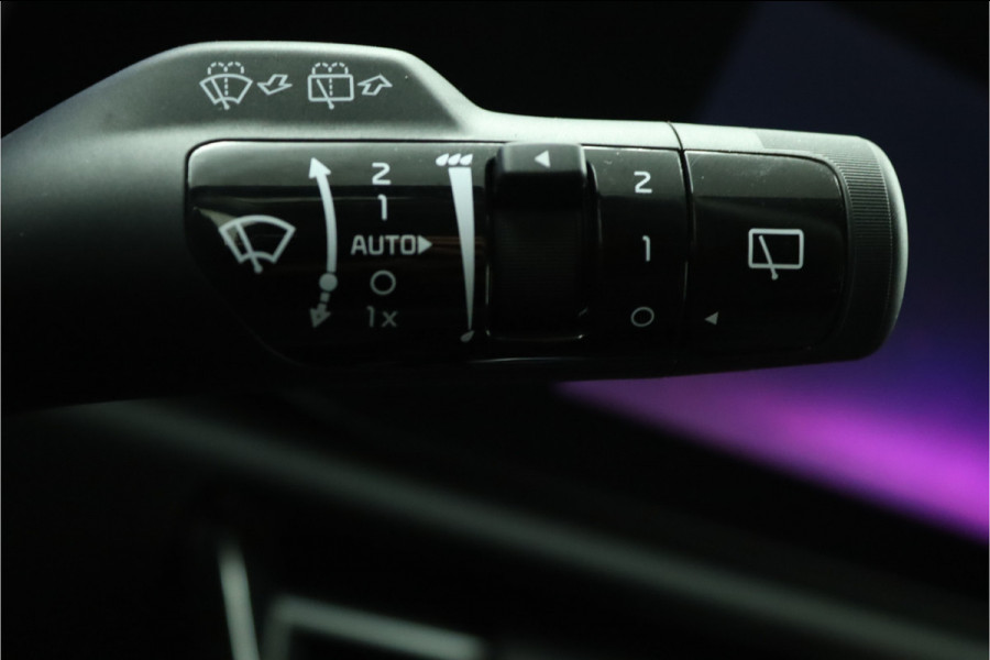 Kia Niro EV ExecutiveLine 64.8 kWh Automaat - Navigatie - Stoelverkoeling - Stoel/Stuurverwarming - Voorstoelen Met Geheugen - Climate Control - Fabrieksgarantie Tot 2031