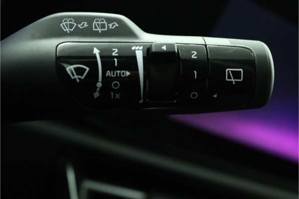 Kia Niro EV ExecutiveLine 64.8 kWh Automaat - Navigatie - Stoelverkoeling - Stoel/Stuurverwarming - Voorstoelen Met Geheugen - Climate Control - Fabrieksgarantie Tot 2031