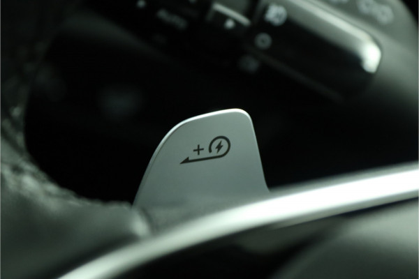 Kia Niro EV ExecutiveLine 64.8 kWh Automaat - Navigatie - Stoelverkoeling - Stoel/Stuurverwarming - Voorstoelen Met Geheugen - Climate Control - Fabrieksgarantie Tot 2031