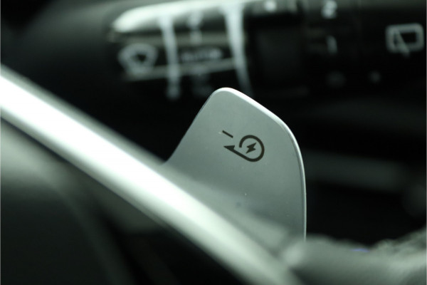 Kia Niro EV ExecutiveLine 64.8 kWh Automaat - Navigatie - Stoelverkoeling - Stoel/Stuurverwarming - Voorstoelen Met Geheugen - Climate Control - Fabrieksgarantie Tot 2031