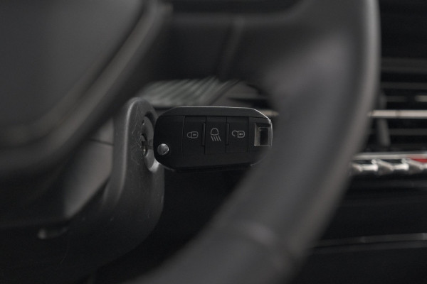 Peugeot 208 PureTech 100 Active | Navigatie | Cruise Control | Apple Carplay