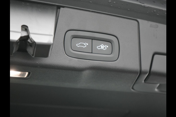 Volvo XC60 T8 AWD Inscription Plug In Hybrid 391pk Dealer O.H. PHEV | Trekhaak Af Fabriek | Luchtvering | Head Up | Adaptive Cruise | 360 Camera | Harman&Kardon | Lederen Sportstoelen Memory & Verwarmd | Google Assistent | App