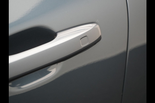 Volvo XC60 T8 AWD Inscription Plug In Hybrid 391pk Dealer O.H. PHEV | Trekhaak Af Fabriek | Luchtvering | Head Up | Adaptive Cruise | 360 Camera | Harman&Kardon | Lederen Sportstoelen Memory & Verwarmd | Google Assistent | App