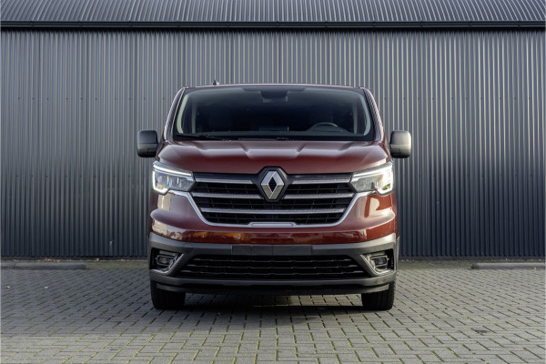 Renault Trafic Blue dCi 150PK | L2H1 | 9-Zits | LED | Canera | Navi | Zijschuifdeur R+L | Cruise | Airco | PDC | Euro 6