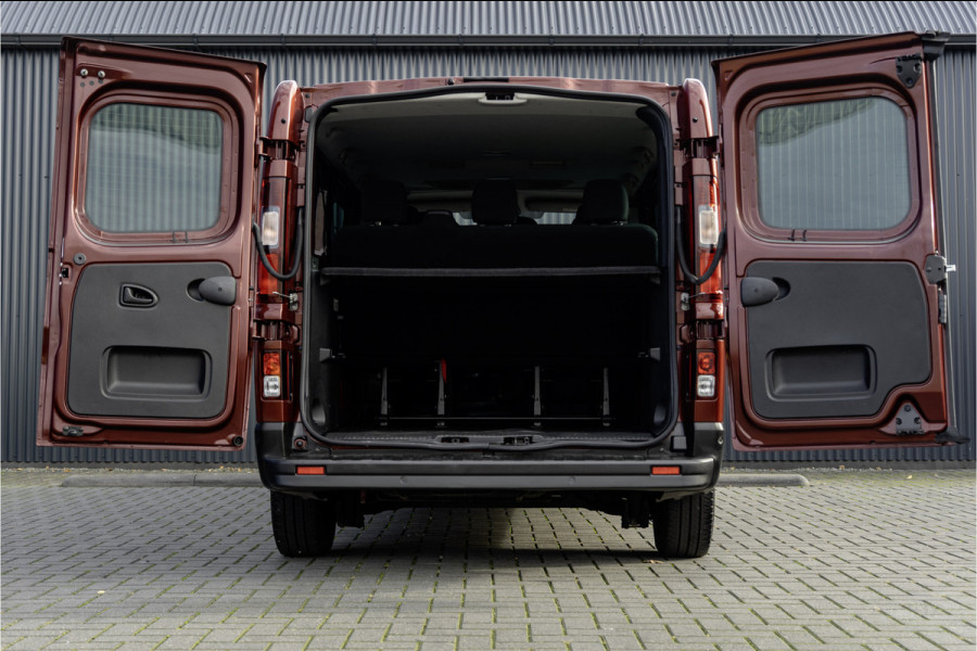 Renault Trafic Blue dCi 150PK | L2H1 | 9-Zits | LED | Canera | Navi | Zijschuifdeur R+L | Cruise | Airco | PDC | Euro 6