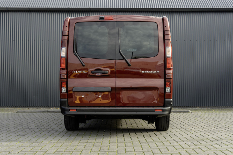 Renault Trafic Blue dCi 150PK | L2H1 | 9-Zits | LED | Canera | Navi | Zijschuifdeur R+L | Cruise | Airco | PDC | Euro 6