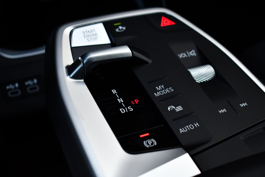 BMW X1 xDrive25e M-Sport Pano Trekhaak Camera 3786km!