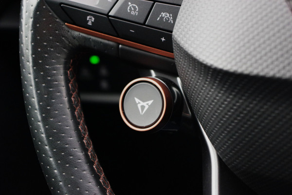 CUPRA Formentor 1.4 e-Hybrid 245 PK VZ Performance, Stuur-Startknop, Groot-Navigatie, Carplay, Kuipstoelen, Camera