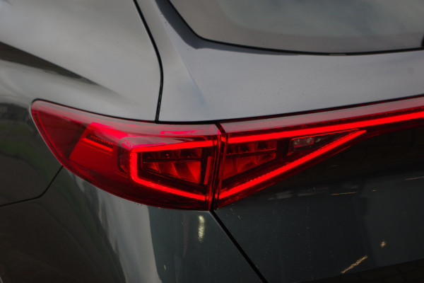 CUPRA Formentor 1.4 e-Hybrid 245 PK VZ Performance, Stuur-Startknop, Groot-Navigatie, Carplay, Kuipstoelen, Camera