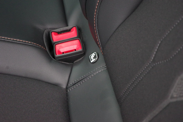 CUPRA Formentor 1.4 e-Hybrid 245 PK VZ Performance, Stuur-Startknop, Groot-Navigatie, Carplay, Kuipstoelen, Camera