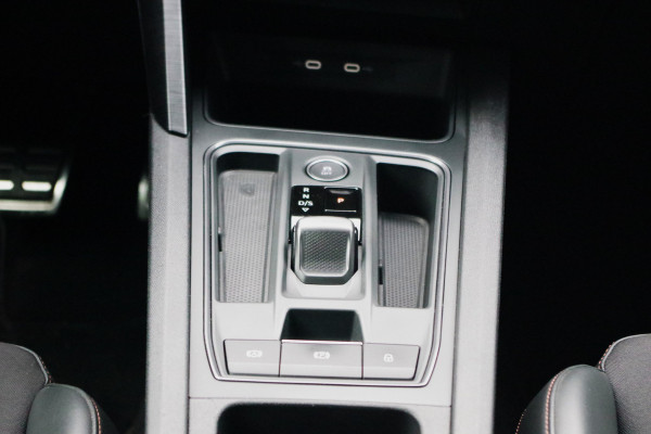 CUPRA Formentor 1.4 e-Hybrid 245 PK VZ Performance, Stuur-Startknop, Groot-Navigatie, Carplay, Kuipstoelen, Camera