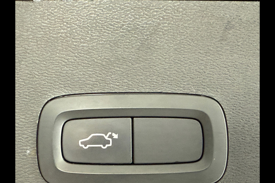 Volvo XC40 1.5 T5 Twin Engine R-Design 93% SOH