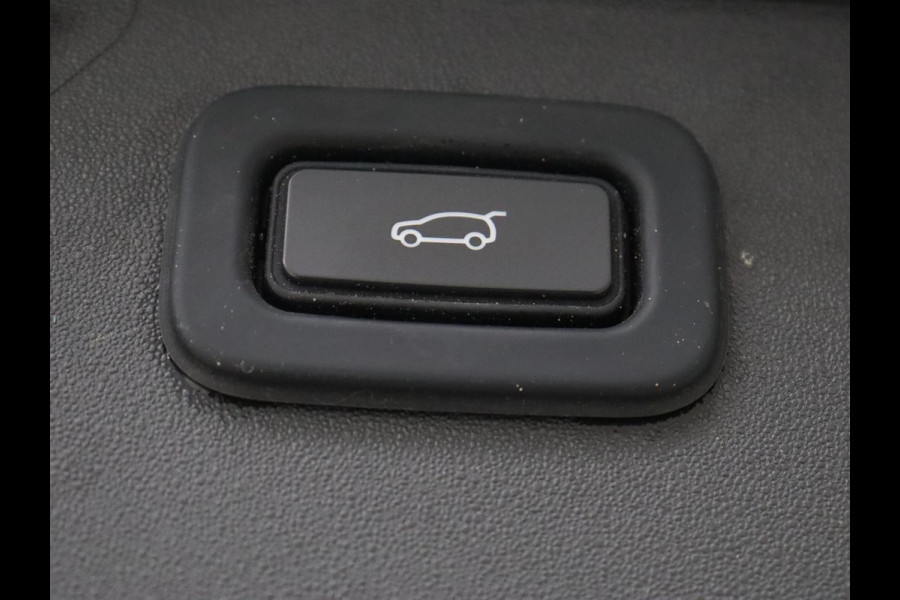 Land Rover Discovery Sport P300e 1.5 R-Dynamic SE | Panoramadak | Leder | Trekhaak | 360 Camera | Stoelverwarming | Carplay | Full LED | Stuurverwarming | Navigatie | PHEV | Plug In