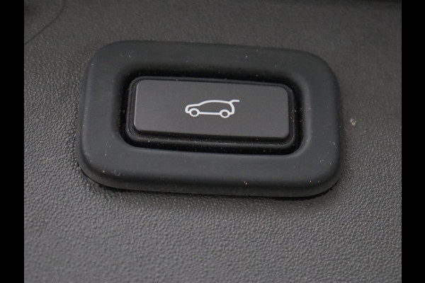 Land Rover Discovery Sport P300e 1.5 R-Dynamic SE | Panoramadak | Leder | Trekhaak | 360 Camera | Stoelverwarming | Carplay | Full LED | Stuurverwarming | Navigatie | PHEV | Plug In