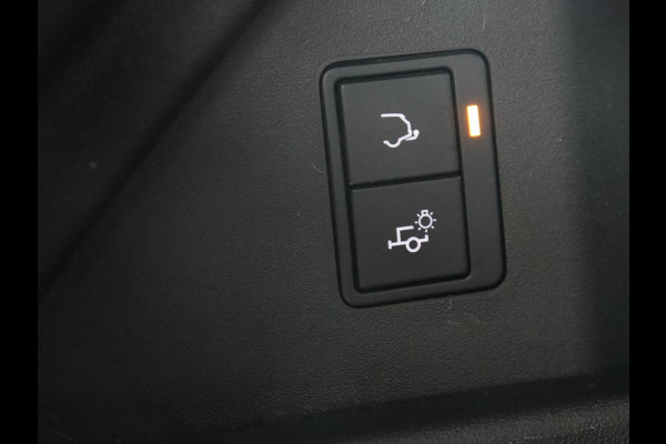 Land Rover Discovery Sport P300e 1.5 R-Dynamic SE | Panoramadak | Leder | Trekhaak | 360 Camera | Stoelverwarming | Carplay | Full LED | Stuurverwarming | Navigatie | PHEV | Plug In