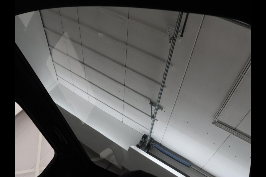 Land Rover Discovery Sport P300e 1.5 R-Dynamic SE | Panoramadak | Leder | Trekhaak | 360 Camera | Stoelverwarming | Carplay | Full LED | Stuurverwarming | Navigatie | PHEV | Plug In