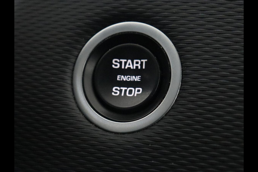 Land Rover Discovery Sport P300e 1.5 R-Dynamic SE | Panoramadak | Leder | Trekhaak | 360 Camera | Stoelverwarming | Carplay | Full LED | Stuurverwarming | Navigatie | PHEV | Plug In
