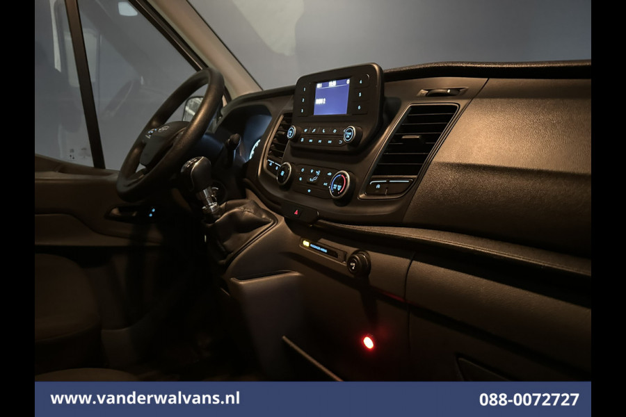 Ford Transit 2.0 TDCI 130pk Bakwagen 221cm hoog Laadklep Euro6 Airco | 3-Zits | Camera | 1020kg laadvermogen Verwarmde voorruit, Bijrijdersbank
