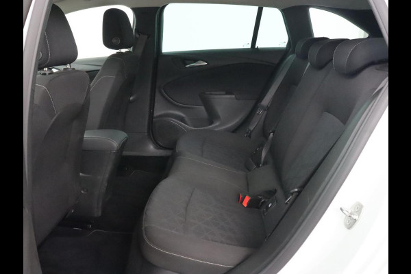 Opel Astra 1.4 Turbo 120 Jaar Edition | 150pk | Automaat | Carplay | Climate control | Parkeerhulp | DAB | Cruise control | Navigatie | Bluetooth