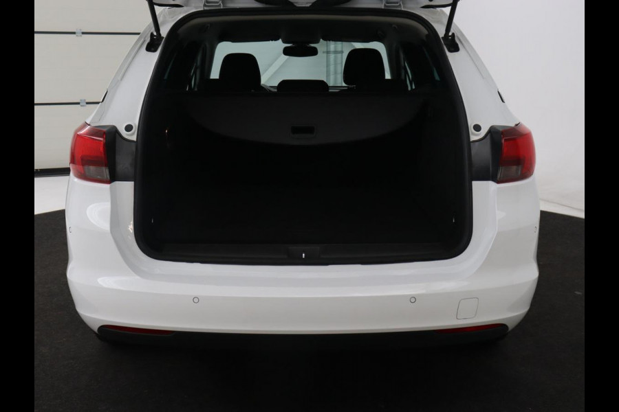 Opel Astra 1.4 Turbo 120 Jaar Edition | 150pk | Automaat | Carplay | Climate control | Parkeerhulp | DAB | Cruise control | Navigatie | Bluetooth