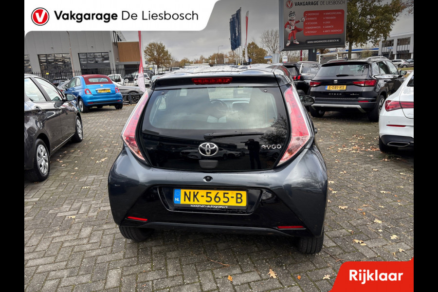 Toyota Aygo 1.0 VVT-i x-play/navi/camera/boeken/airco/media/